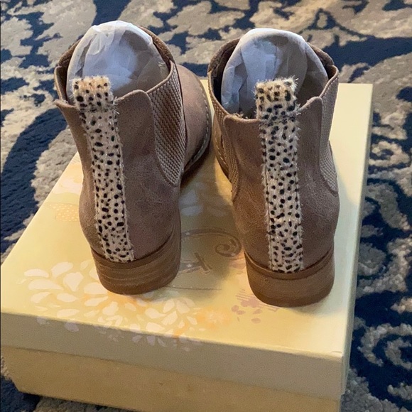 Booties - Picture 4 of 5